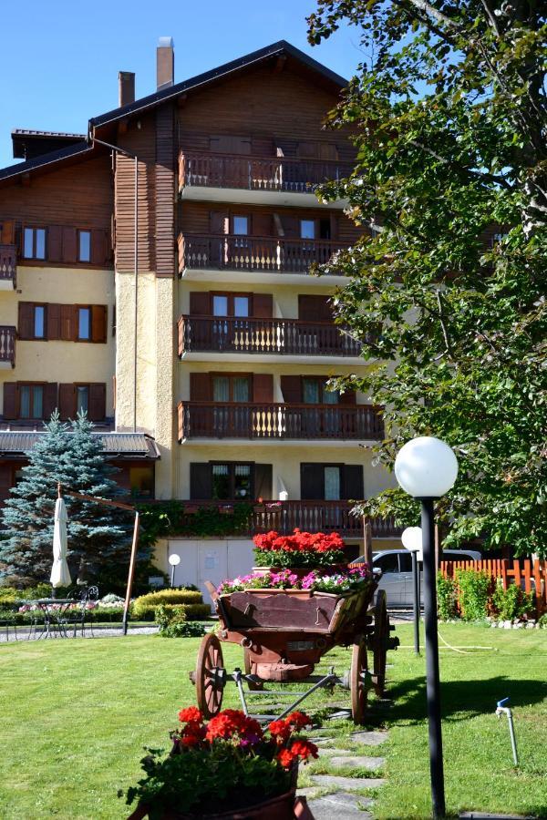 בארדונקיה Hotel Bucaneve מראה חיצוני תמונה