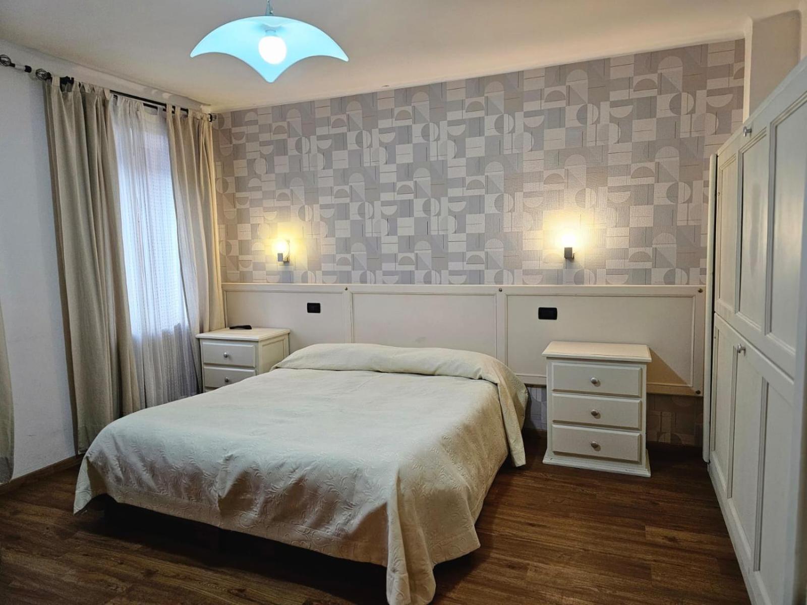 בארדונקיה Hotel Bucaneve מראה חיצוני תמונה