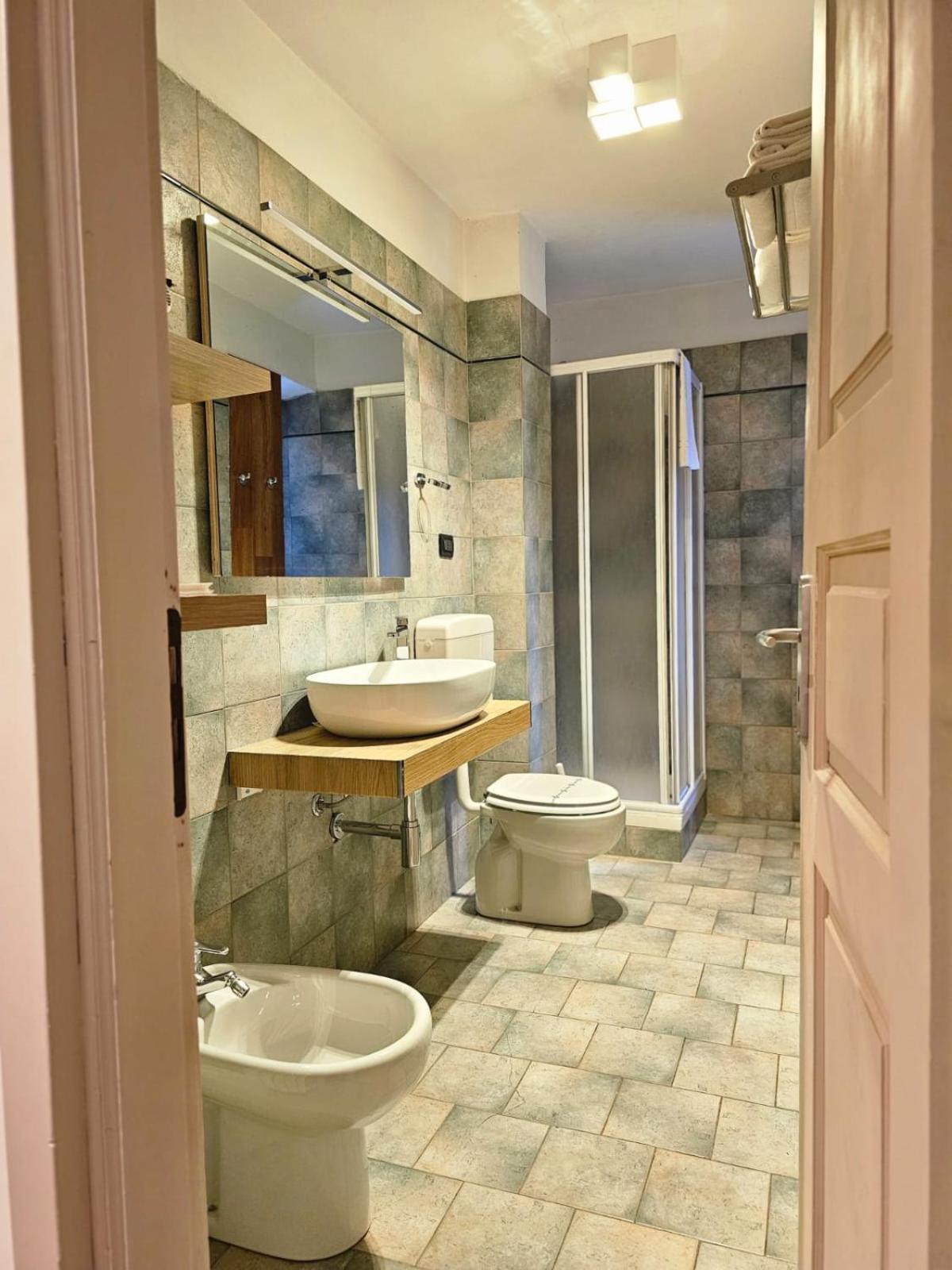 בארדונקיה Hotel Bucaneve מראה חיצוני תמונה