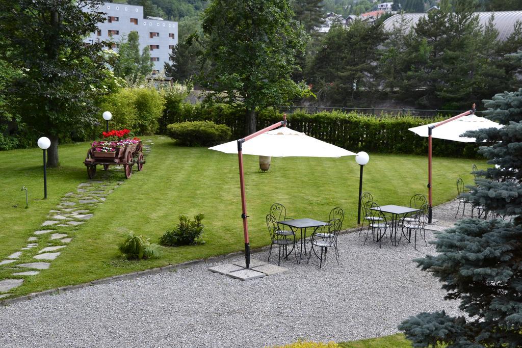 בארדונקיה Hotel Bucaneve מראה חיצוני תמונה