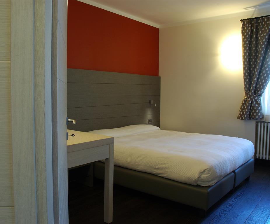 בארדונקיה Hotel Bucaneve מראה חיצוני תמונה