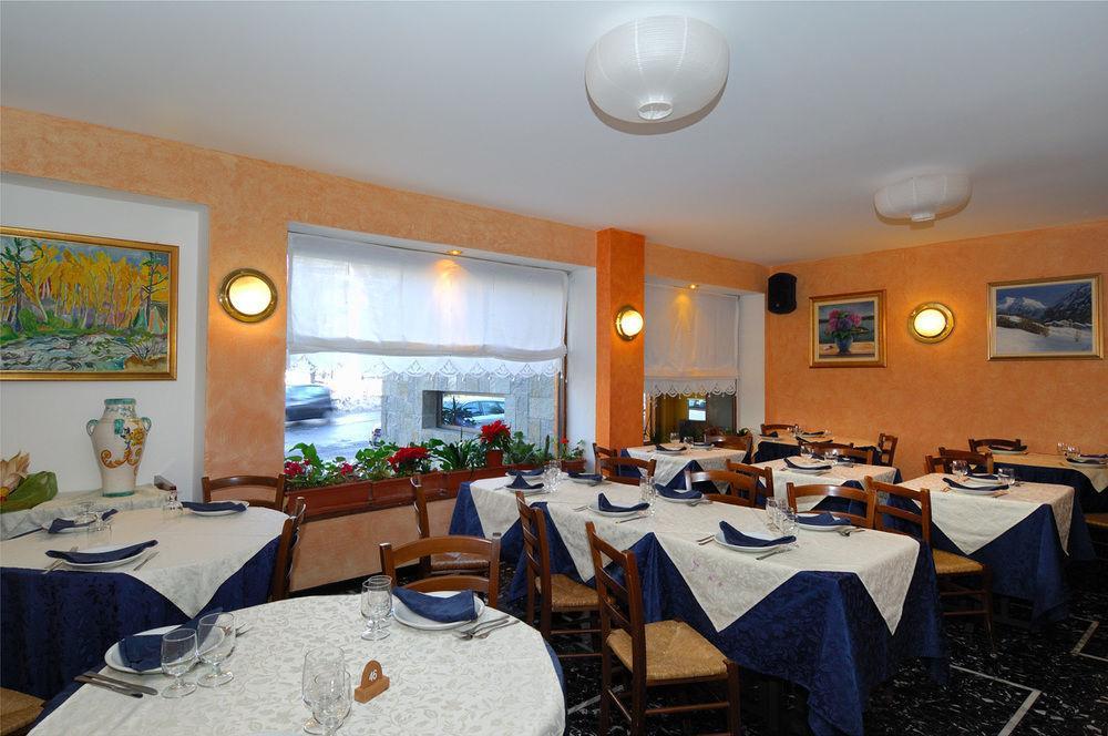 בארדונקיה Hotel Bucaneve מראה חיצוני תמונה