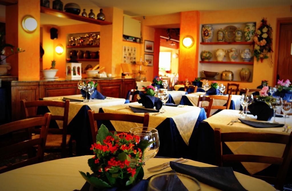 בארדונקיה Hotel Bucaneve מראה חיצוני תמונה