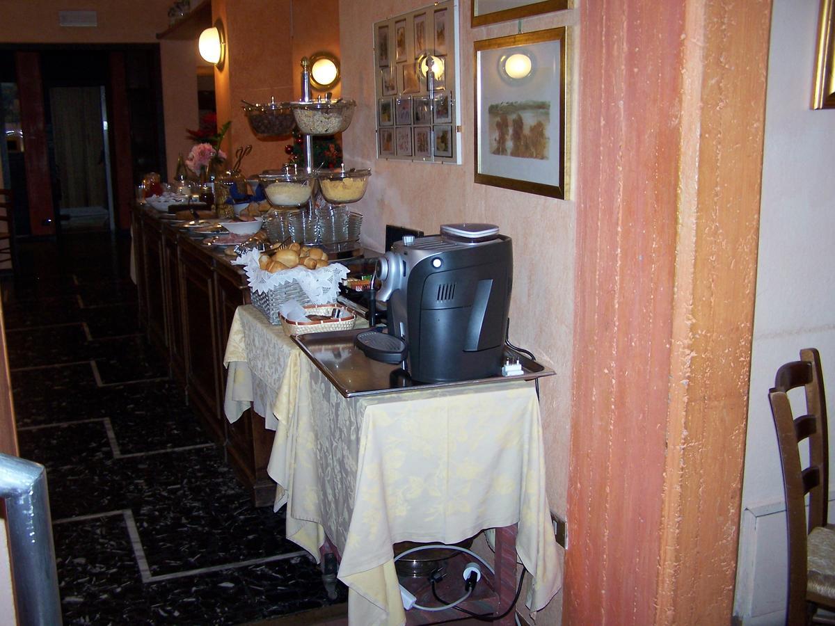 בארדונקיה Hotel Bucaneve מראה חיצוני תמונה