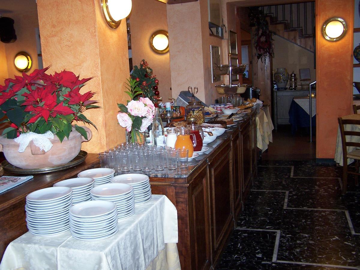 בארדונקיה Hotel Bucaneve מראה חיצוני תמונה
